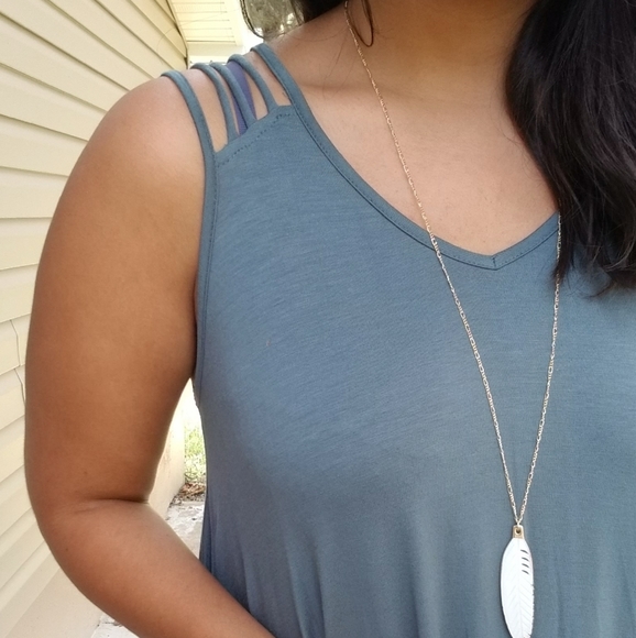 SAGE CUTOUT HANDKERCHIEF TANK TUNIC TOP - Picture 5 of 7